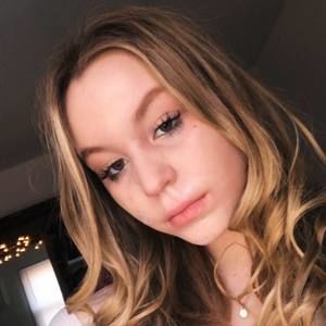 Meet your Posher, Kayley